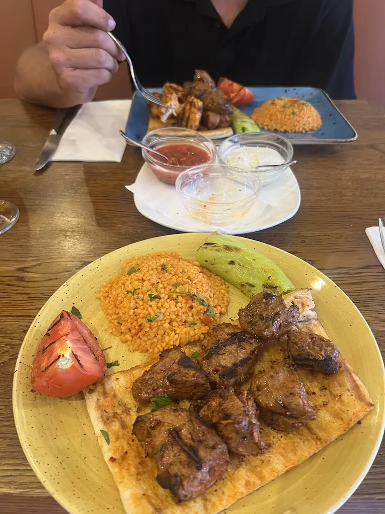 Emma Moran_Mustis Grill & Bistro_Horley_review