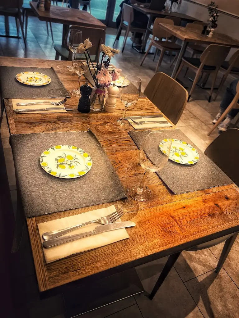 Mustis Grill & Bistro_Horley_slider_image_3