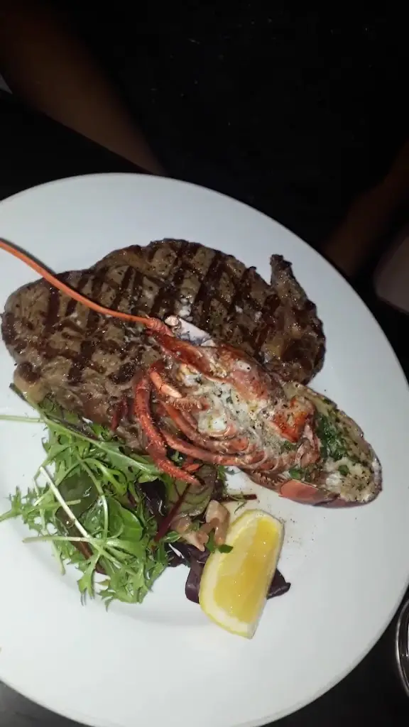 Riennas Restaurant_Hornchurch_slider_image_2