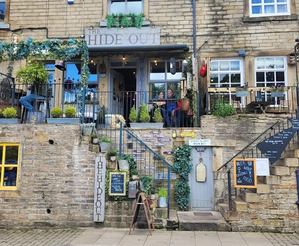 Clare_Hideout Holmfirth_Holmfirth_review