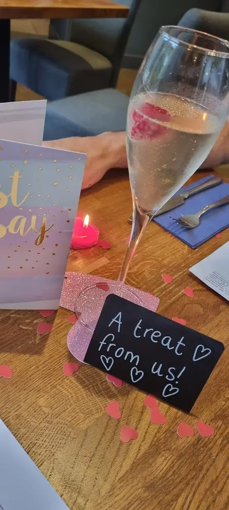 Debbie Wood_Finlay's Holmfirth_Holmfirth_review