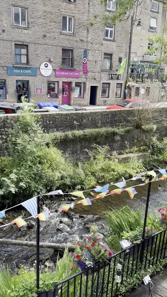 Büşra Puloğlu_Poppa Piccolinos_Holmfirth_review