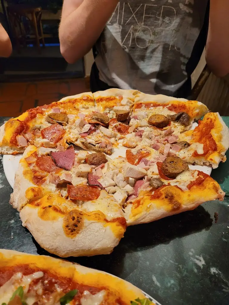 Bozzy loves cats_Poppa Piccolinos_Holmfirth_review