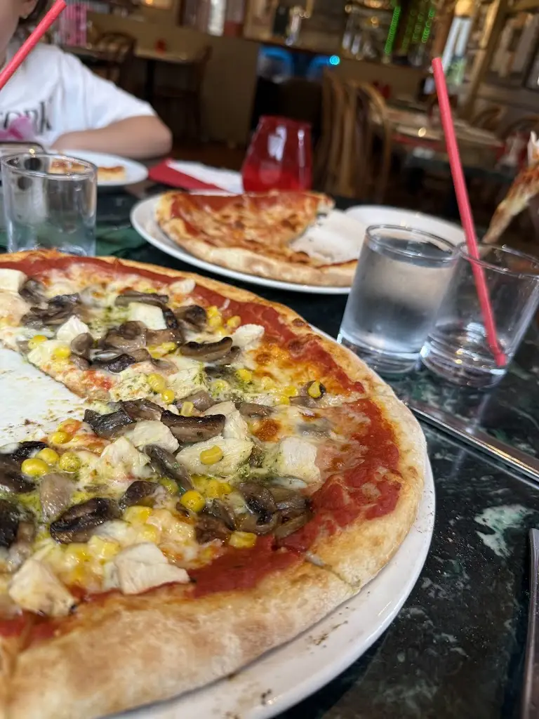 Poppa Piccolinos_Holmfirth_slider_image_3