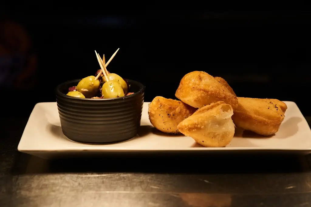 La Dantri | Honley_Holmfirth_slider_image_2