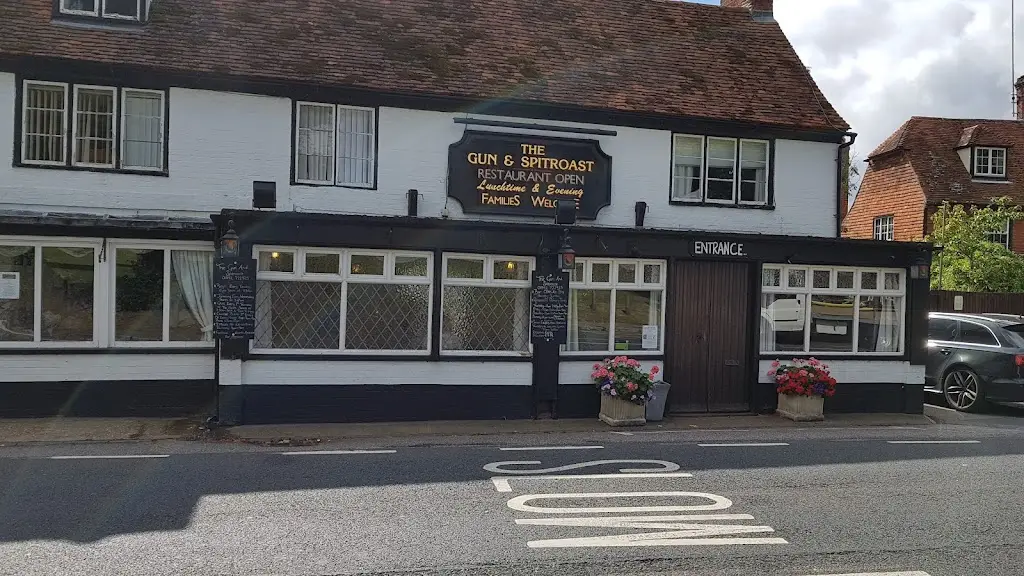 Phil Tennant_The Gun & Spitroast Inn_Horsmonden_review