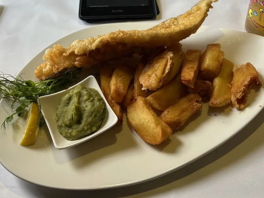 Greg Holdsworth_The Crown Inn_Horsted Keynes_review