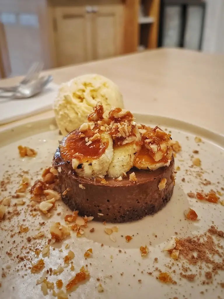 Sarah Bateman_Spelt_Bampton_review