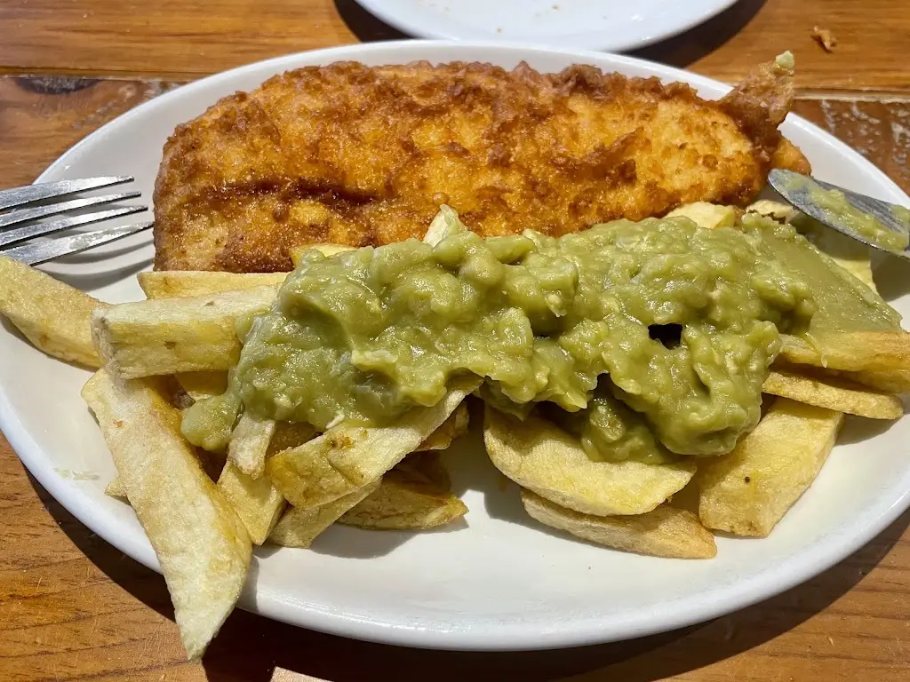 Vicki Smith_Sullivans_Hornsea_review