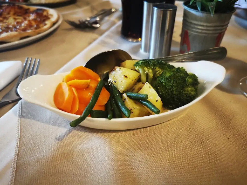 Menu_Leo’s Italian Restaurant Horwich_Horwich_image_9