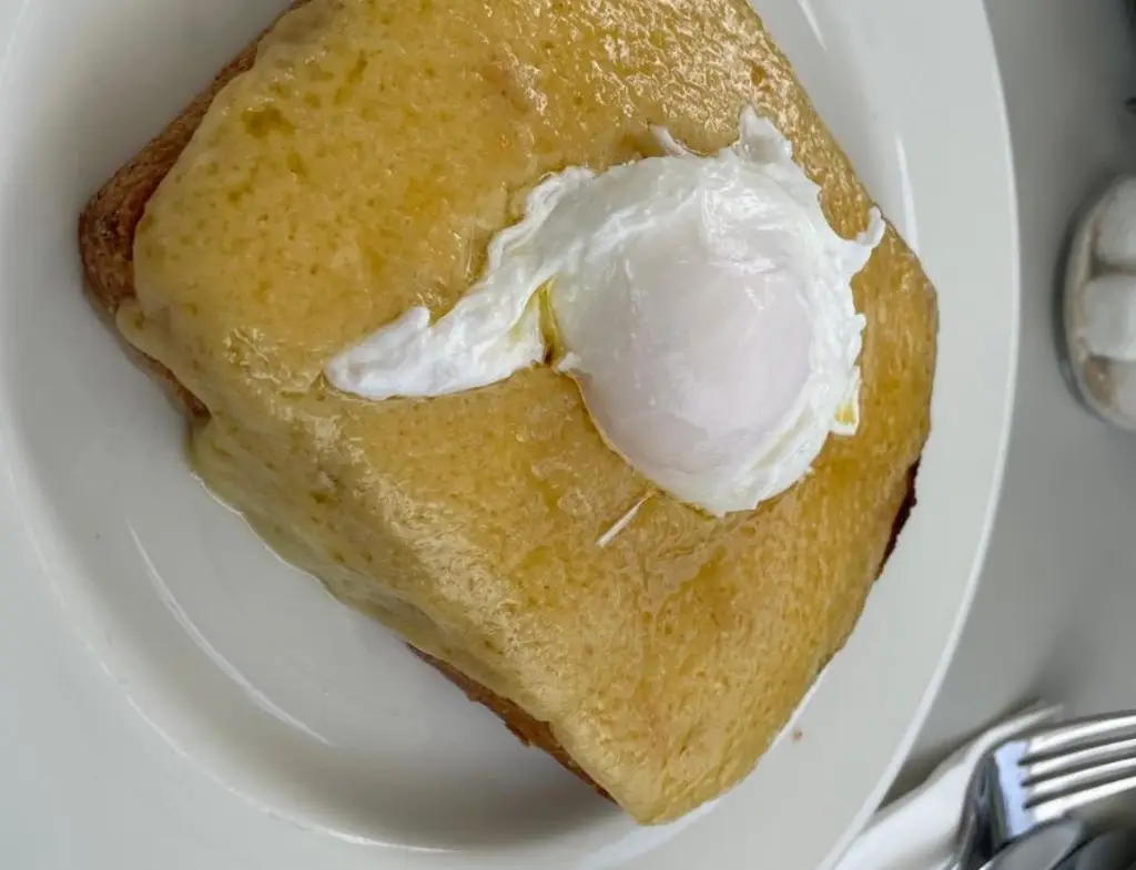 Sparkle143_Bridge House_Bampton_review