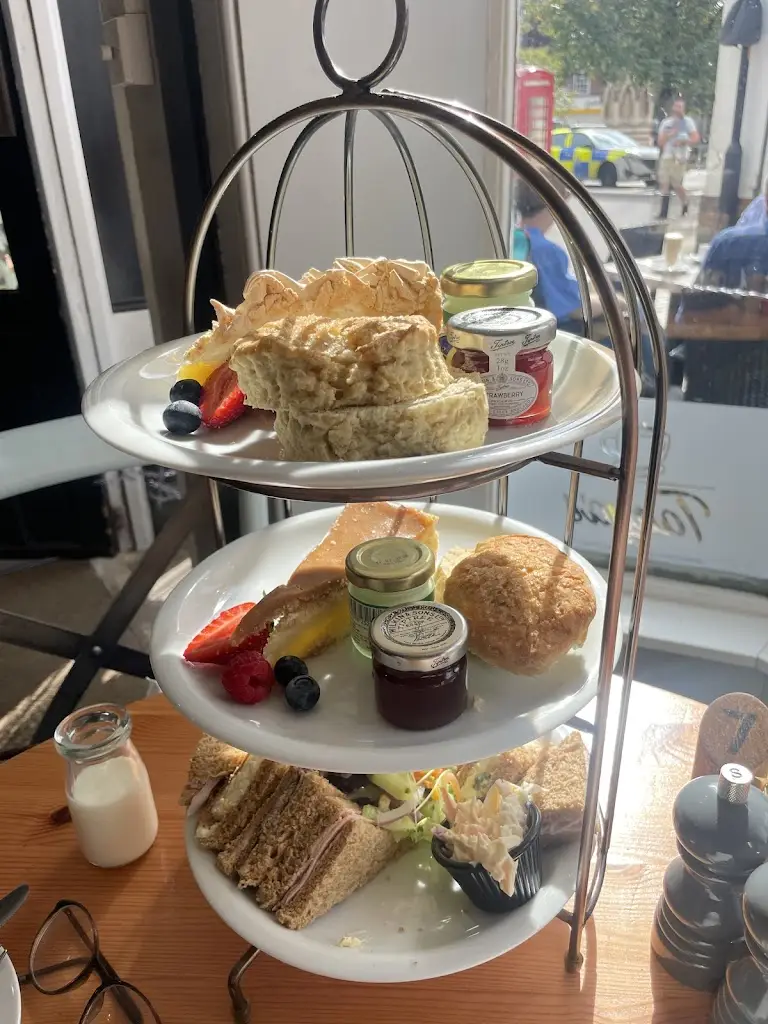 Stuart Adams_Tanya's_Horncastle_review