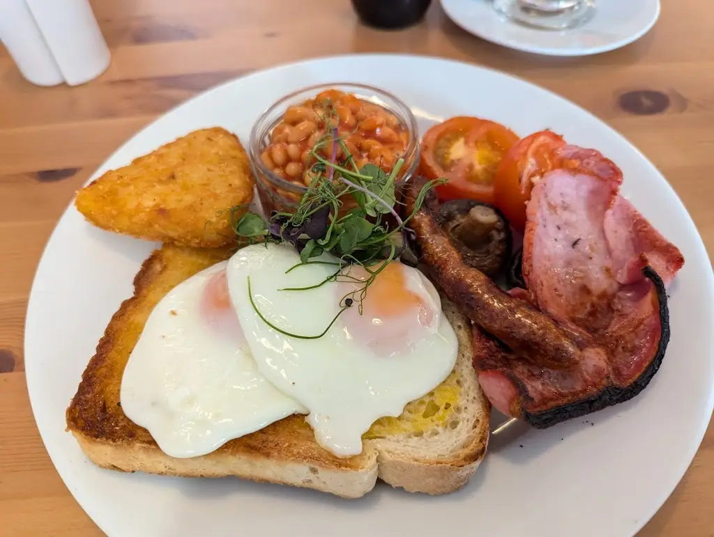 Cameron Smart_Toucan Cafe Bistro_Bampton_review