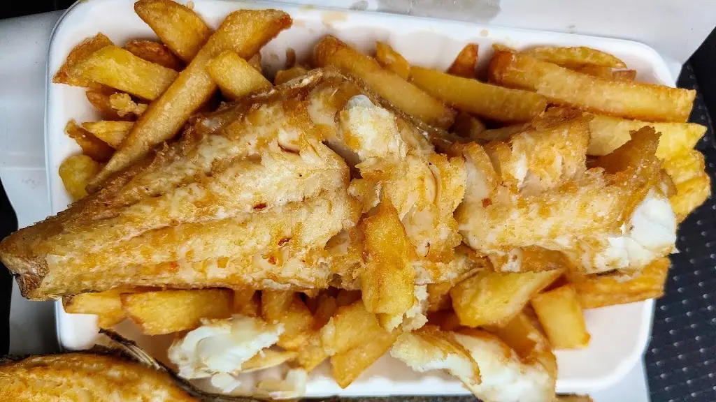 Josh Holmes_Mermaid Fisheries_Horncastle_review