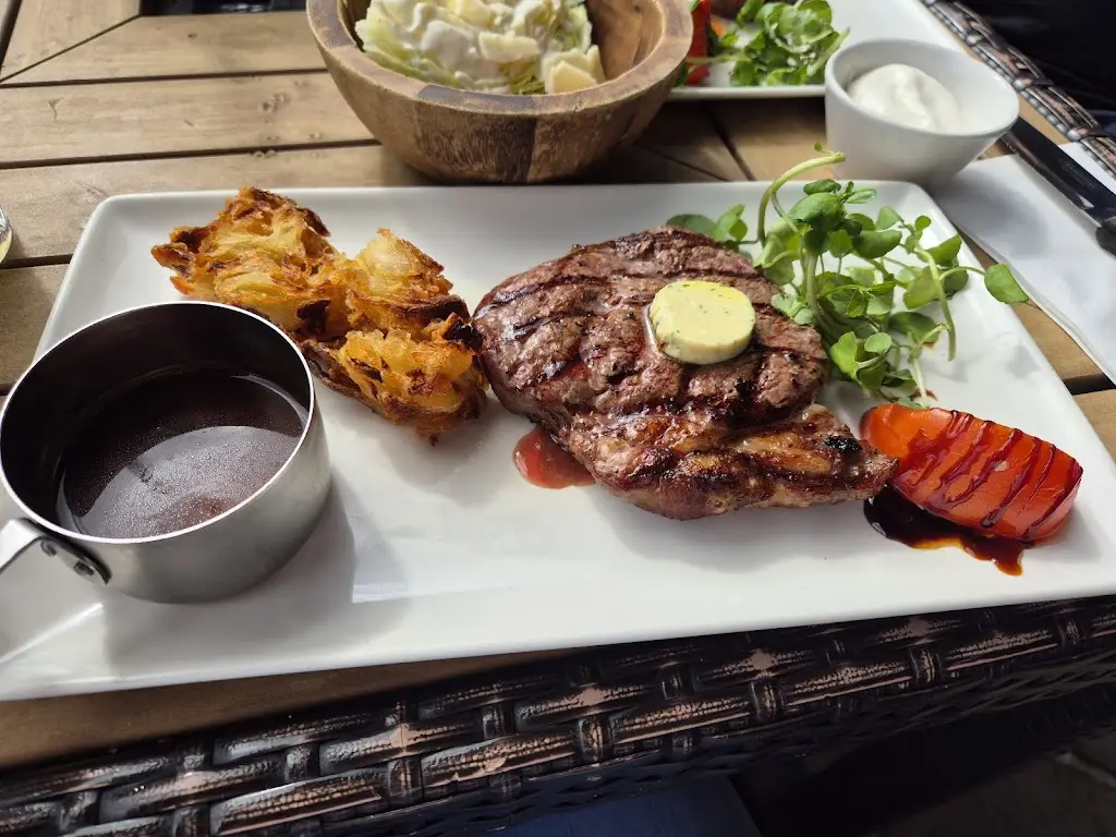 kalie funnell_Miller & Carter Horsham_Horsham_review