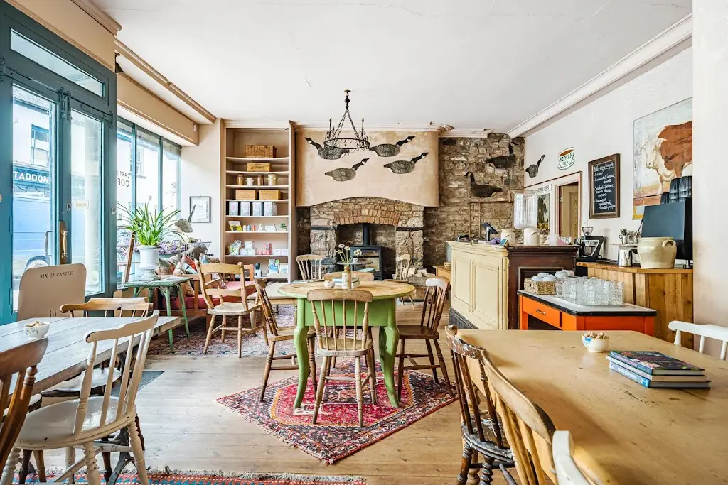 Six on Castle Artisan Coffee Shop & Boutique Stays_Bampton_slider_image_3