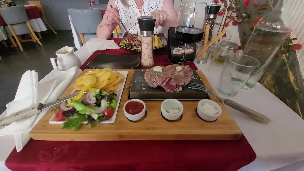 Tiverton Steak House_Bampton_slider_image_2