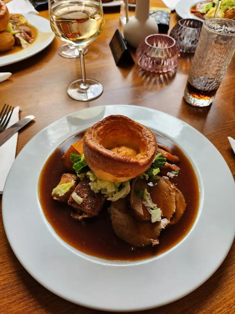 Cheryl Newport_Old Black Horse Inn_Houghton on the Hill_review