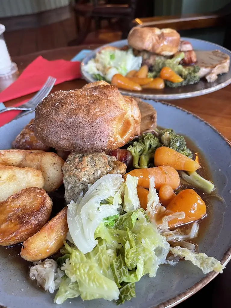 High End Chauffeurs Elegance at its Finest_Old Black Horse Inn_Houghton on the Hill_review