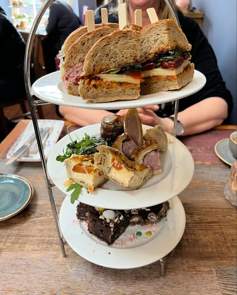 Abby Waddingham_Kitchen_Howden_review