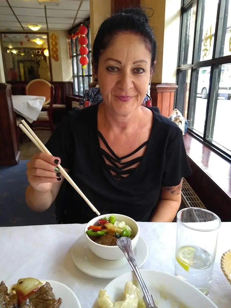 Sandra Grande_Golden Cottage_Howden_reseña