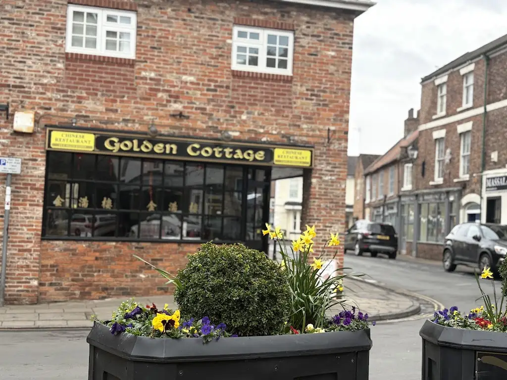 Golden Cottage_Howden_slider_image_1