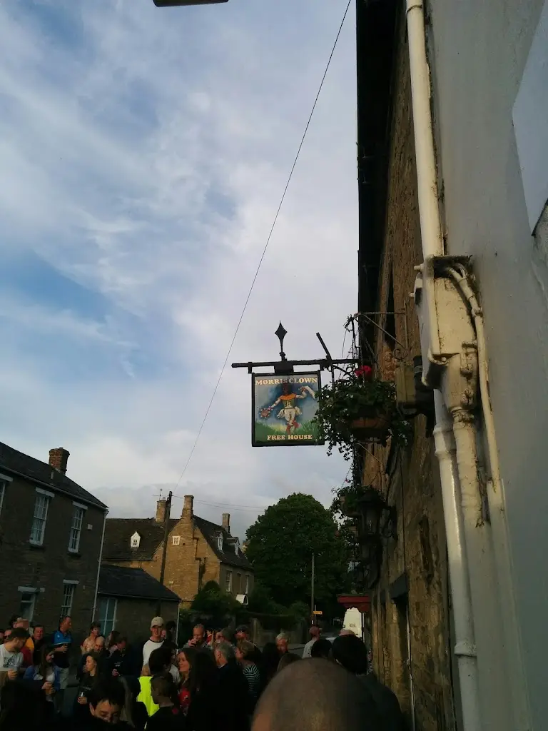 The Morris Clown_Bampton_slider_image_3