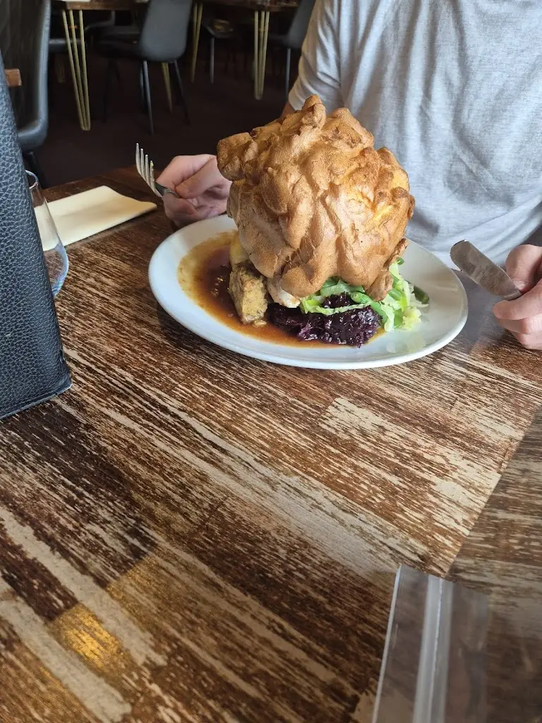 Karen Vessey_The Coach House_Humberston_review