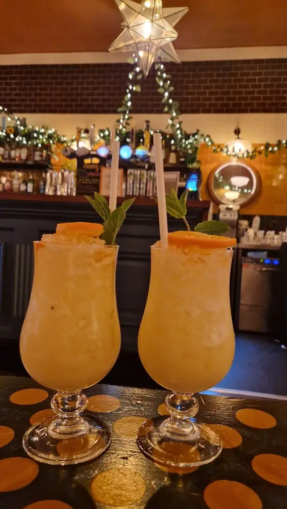 Kelly Stinson_Olmo Lounge_Huntingdon_review