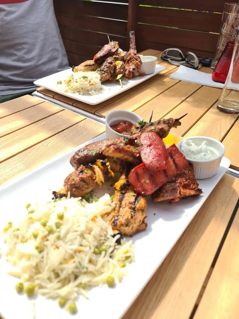 Menu_La Bistro Mediterranean Kitchen_Horsforth_image_5