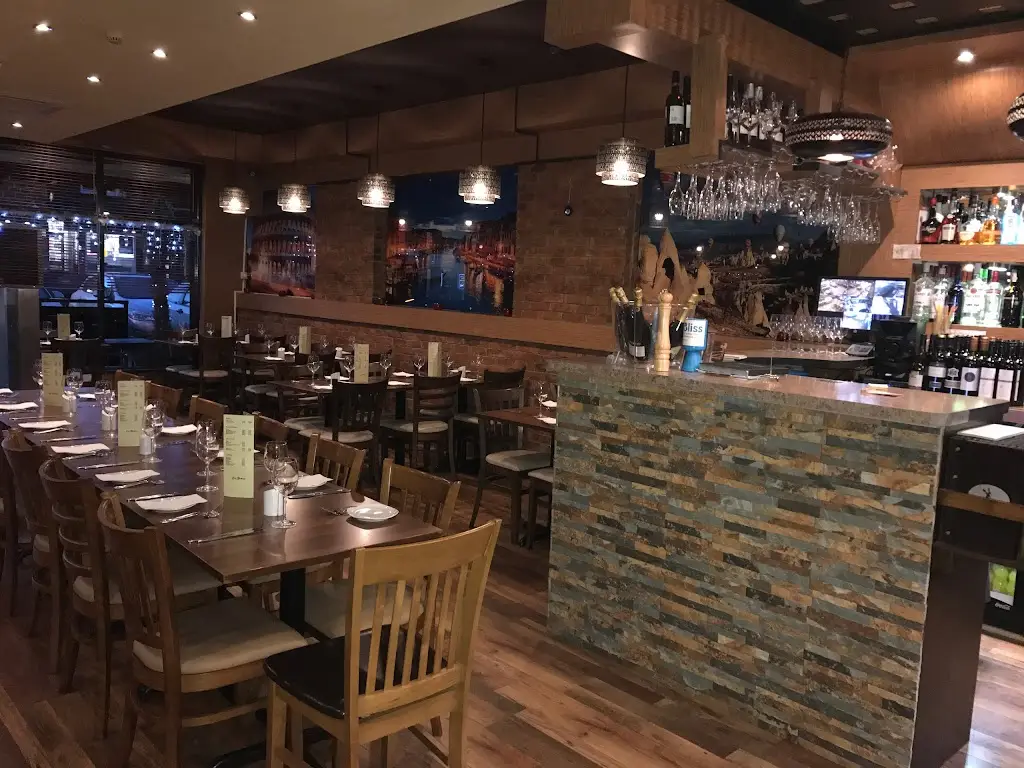 La Bistro Mediterranean Kitchen_Horsforth_slider_image_1