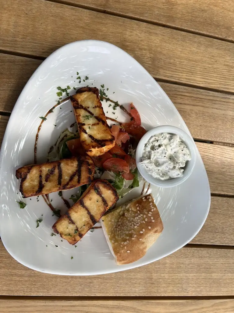 La Bistro Mediterranean Kitchen_Horsforth_slider_image_2