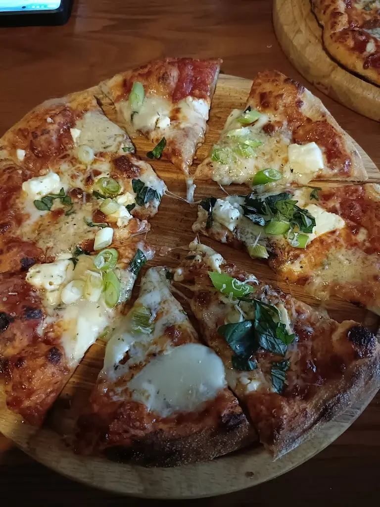 Viki Harris-surman_Bell Inn_Banwell_review