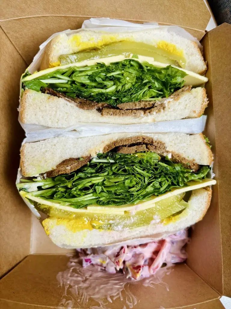 L Bee_Little Scoffs_Horsforth_review