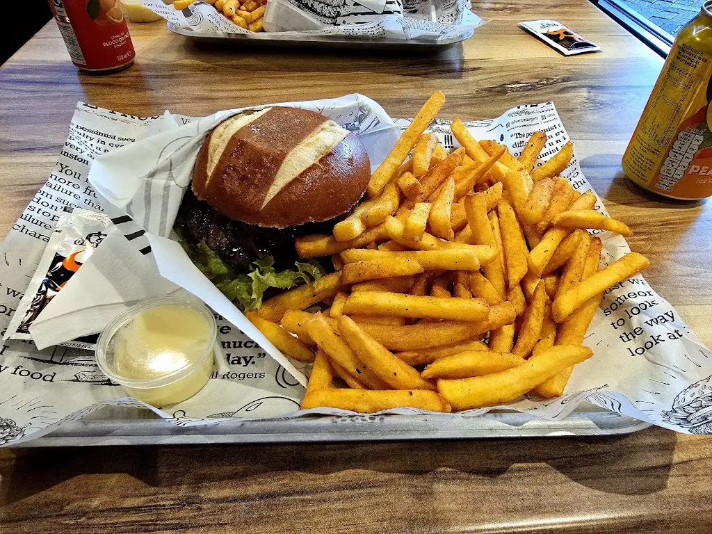 Ohannes Burger Hucknall_Hucknall_slider_image_3