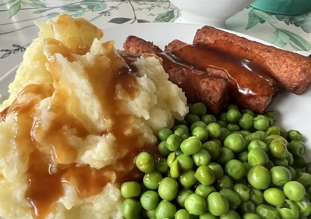 Caroline Findlay_The Tee House_Hucknall_review