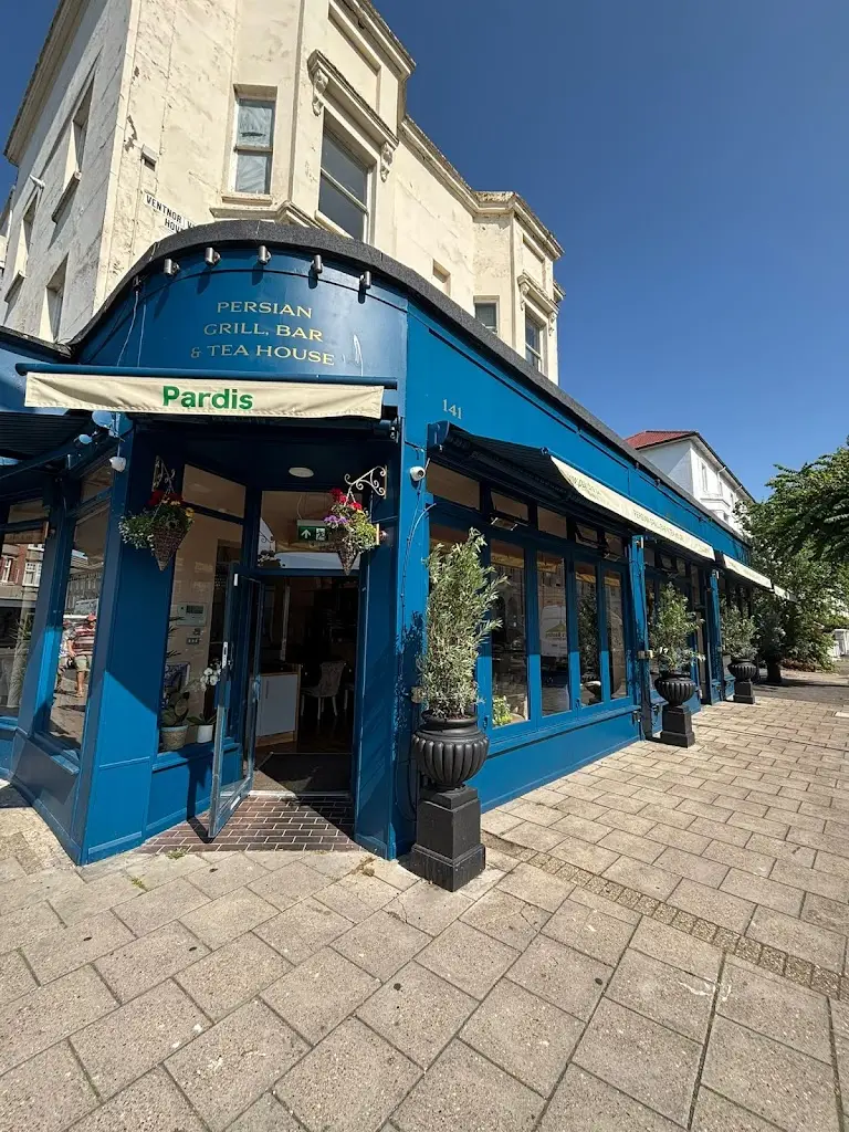 Pardis Hove_Hove_slider_image_1