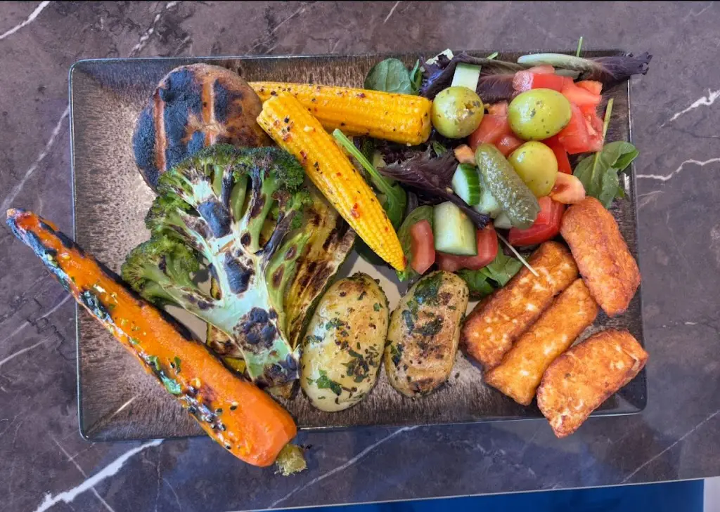 Pardis Hove_Hove_slider_image_3