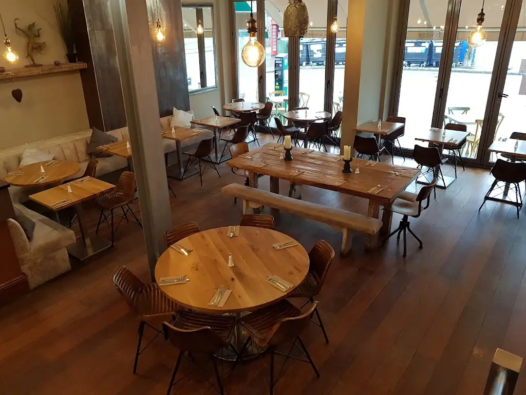 La Piazza restaurant in Hove