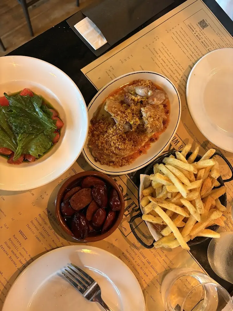 Tasnim Cohen_Market Tapas & Wine_Hove_review