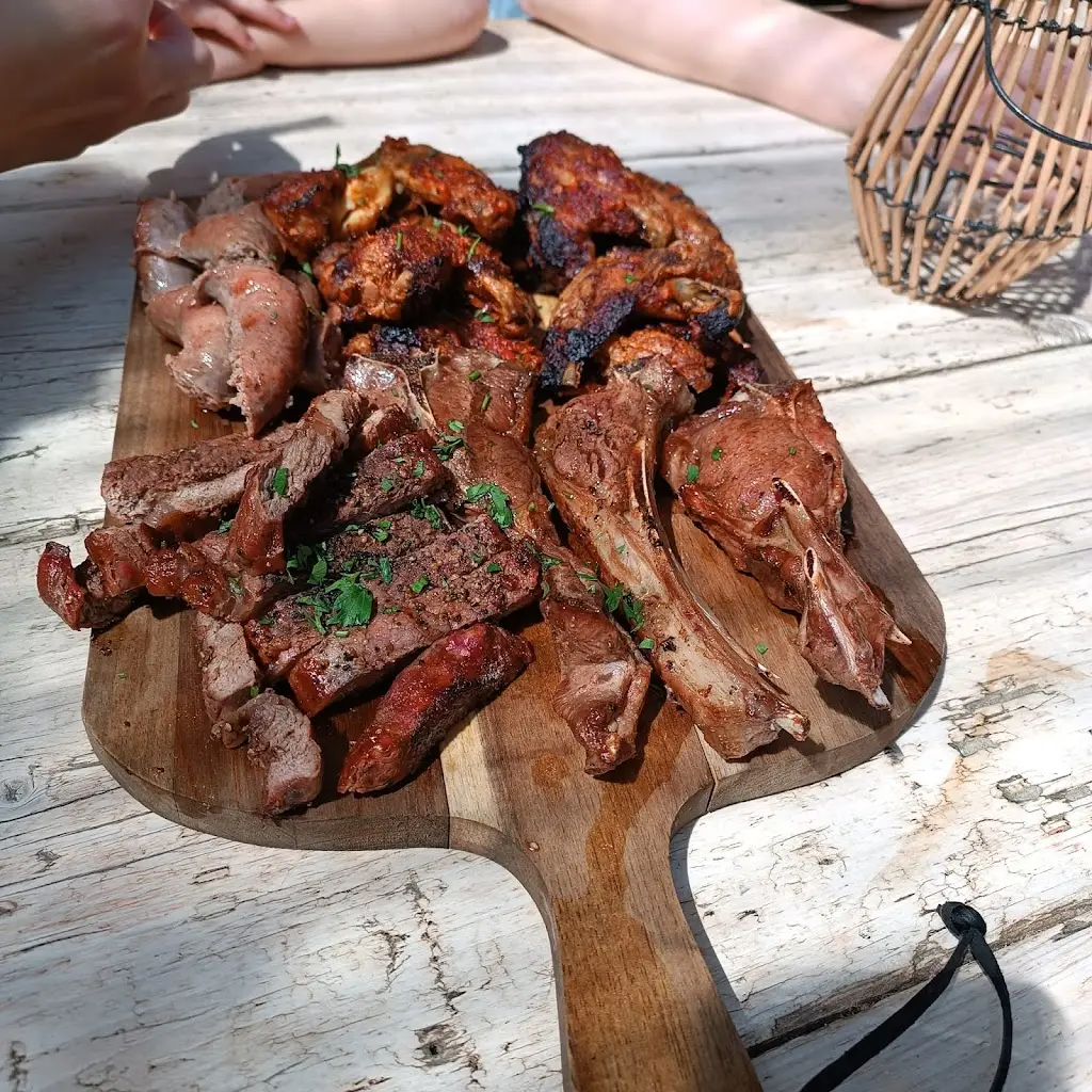 Alesya Alexandrova_Safari Braai Shack_Husborne Crawley_review