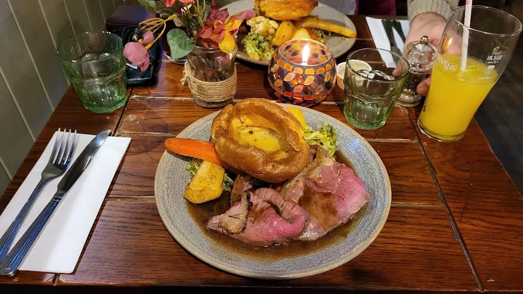 Menu_The Castle Inn_Hurst_image_7