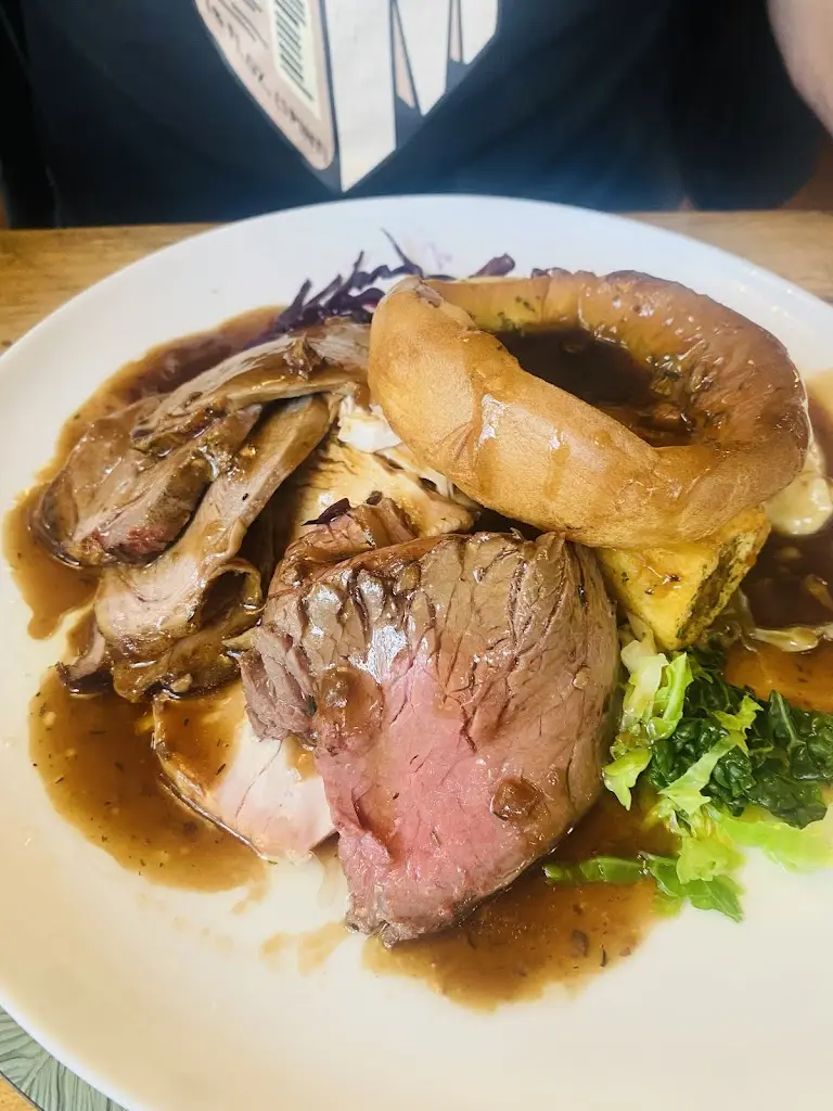 Zuzana Uhlířová_Elephant & Castle_Hurst_review