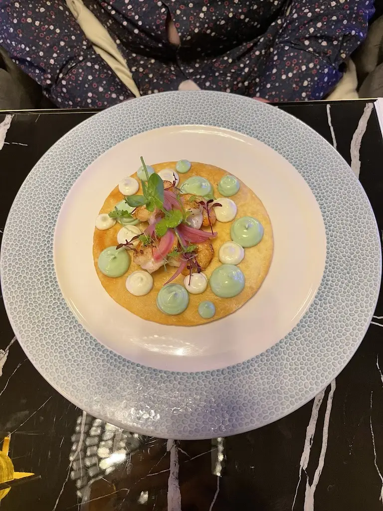 Tabatha Wallis_The Vault 327_Hurst_recensione