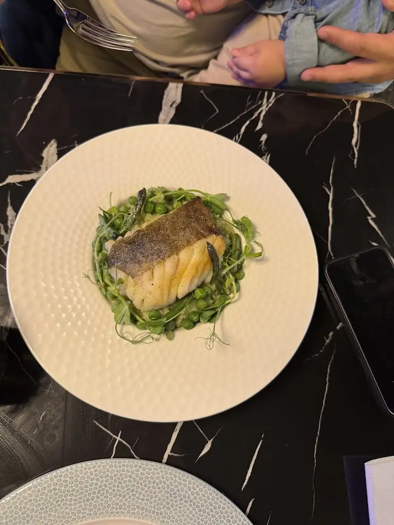 Q latifah mirroch_The Vault 327_Hurst_recensione