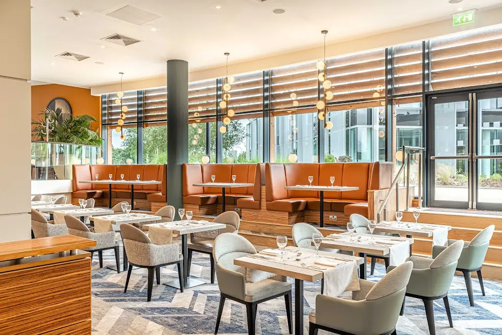 Caprice Restaurant at Crowne Plaza Reading_Hurst_slider_image_1