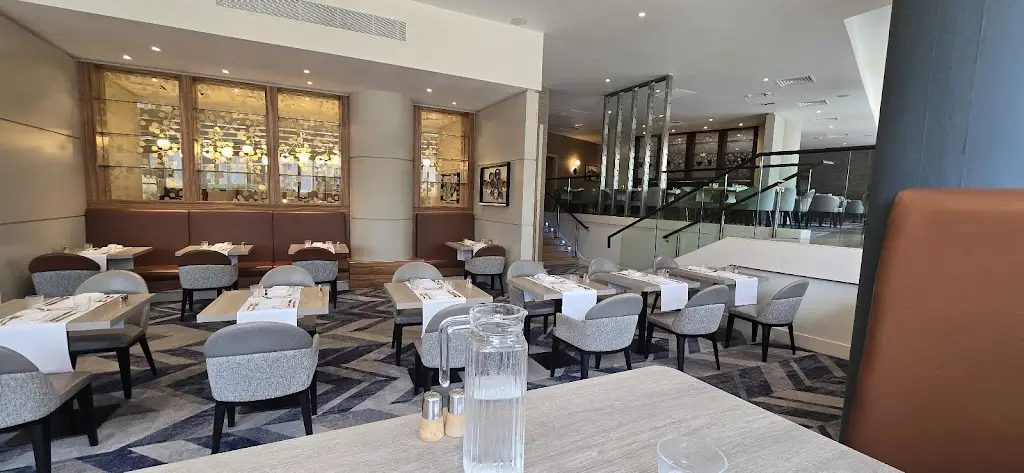 Caprice Restaurant at Crowne Plaza Reading_Hurst_slider_image_3