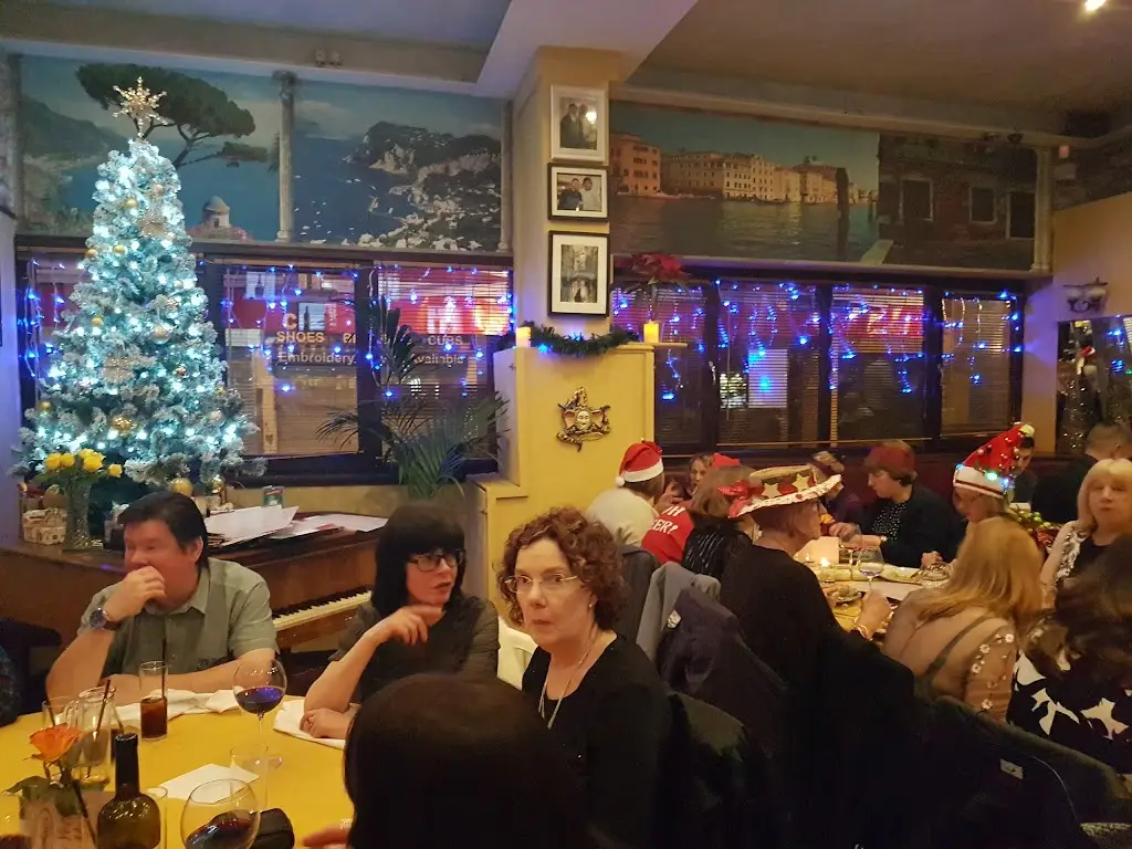 Pagliacci Restaurant_Hyde_slider_image_1