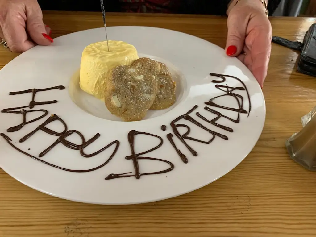 Carolyn Dexter_The Joiner's Arms_Husbands Bosworth_review