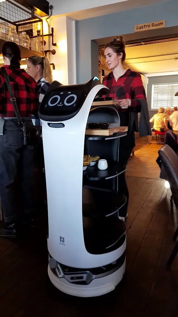 On The Quay_Hugh Town_slider_image_2